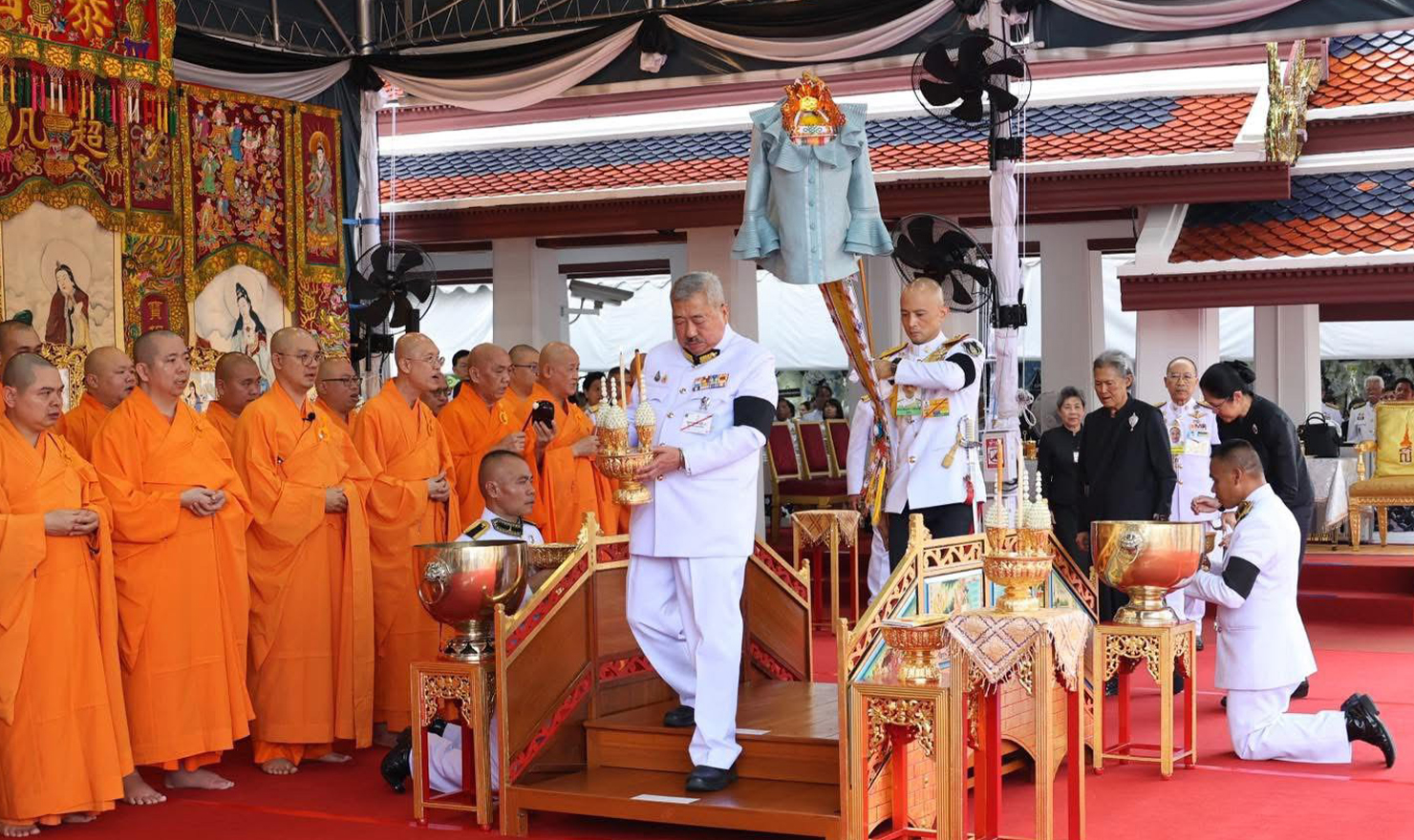 ภาพพระบรมราชโองการโปรดเกล้าฯ ให้เสด็จแทนพระองค์ในพิธีสำคัญ